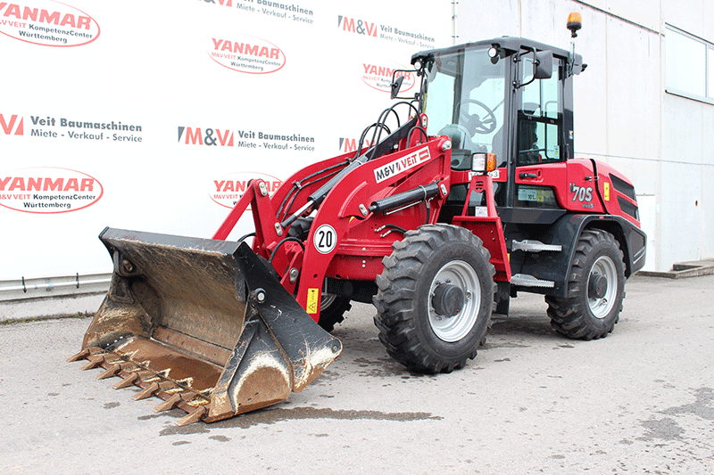 Yanmar V 70 Schwenklader zur Miete – wendiger und leistungsstarker Radlader für Erdarbeiten, Materialumschlag und vielseitige Baustelleneinsätze im gewerblichen und privaten Bereich.
