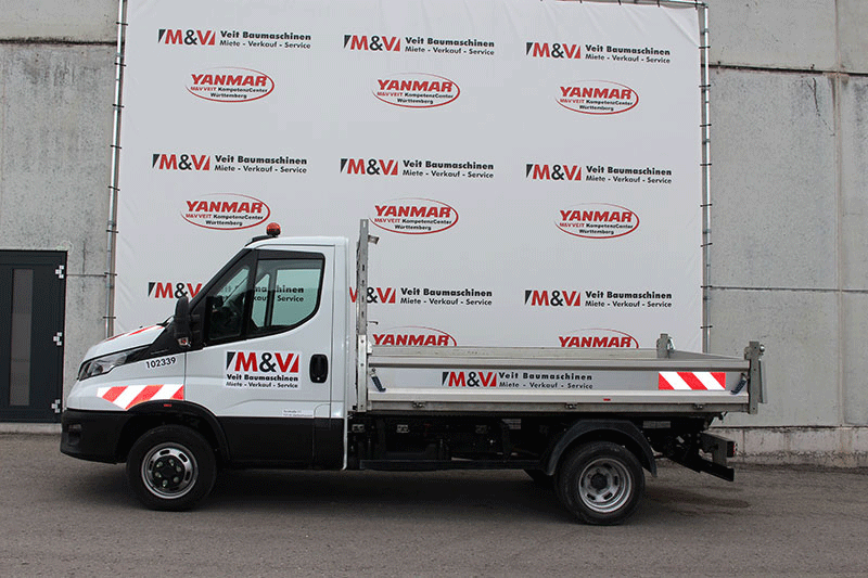 Seitenansicht des Iveco 35C14 Transporters