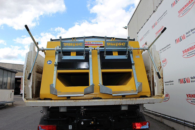 Heckansicht des Amtec Thermofasses TC4D 12/14 mit stabiler Konstruktion, sicherer Heckklappe und durchdachtem Aufbau für den professionellen Einsatz im Asphaltbau