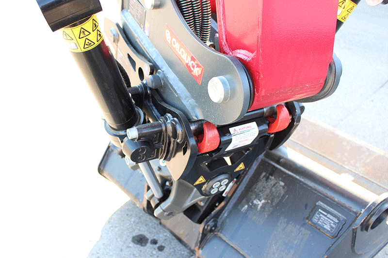 OilQuick Tiltrotator E09M OQ 45-5 mit 360° Endlosrotation – vollhydraulischer Tiltrotator für Bagger mit OQ45 Schnellwechselsystem für maximale Flexibilität und präzise Arbeiten im Tief- und GaLaBau.