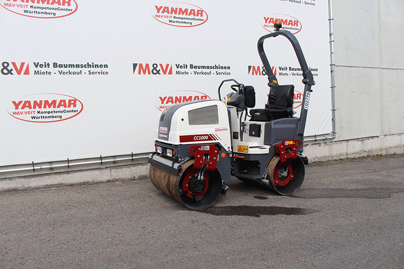 Stark auf der Baustelle die Dynapac CC 1000 Tandemwalze