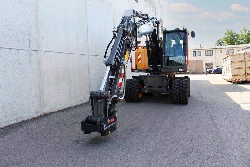 Vorderseite des Volvo EWR150E Mobilbaggers