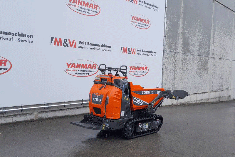 Cormidi C 13.85 AC Dumper zur Miete in der Seitenansicht, kompakter Kettendumper mit 850 kg Nutzlast, ideal für Gartenbau, Tiefbau und enge Baustellen
