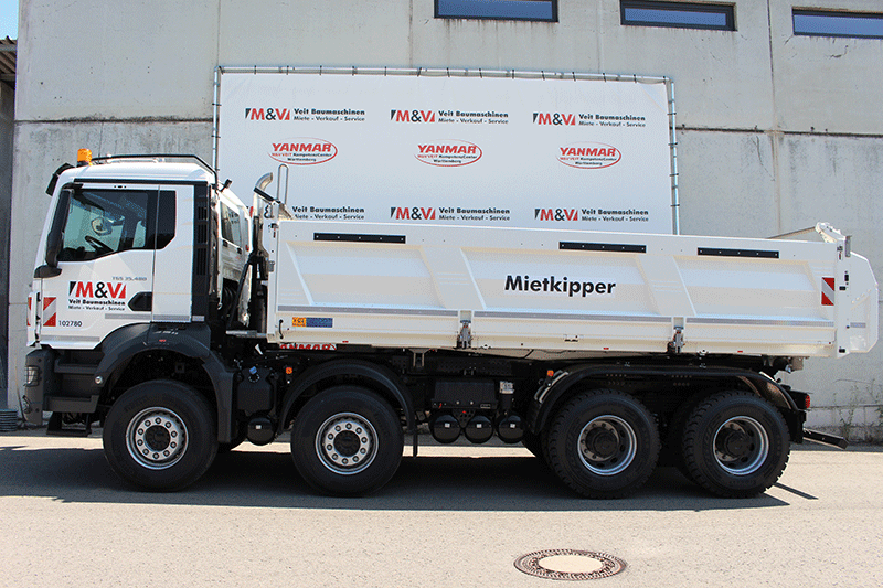 MAN TGS 35.480 8x4 Kipper von der Seite – 480-PS Baustellenkipper