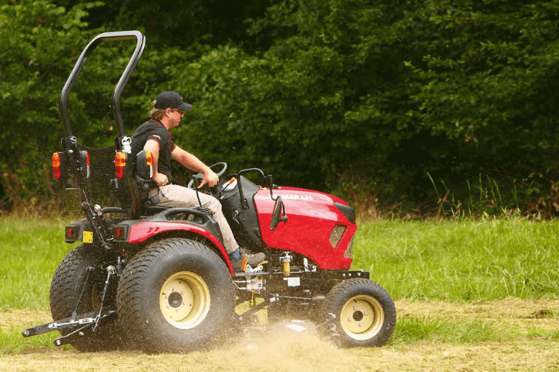 Einsatzbild SA221 Yanmar Traktor