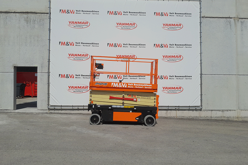 Scherenarbeitsbühne JLG R4045 mit geringer Breite für schmale Gänge