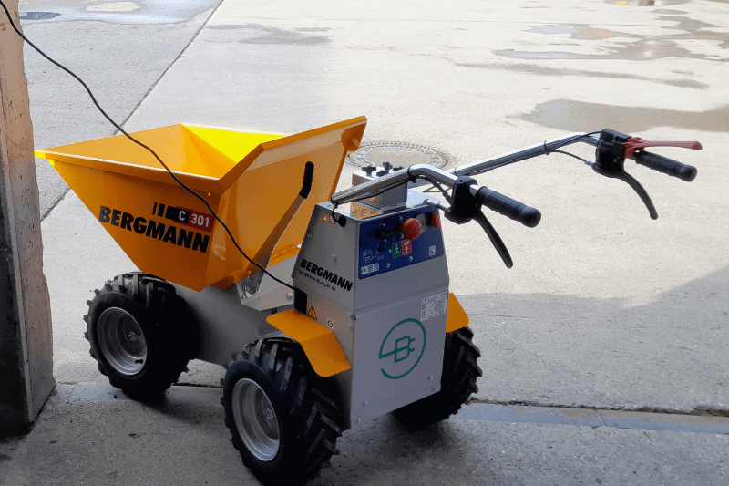 Der Bergmann C301 S Minidumper beim Laden