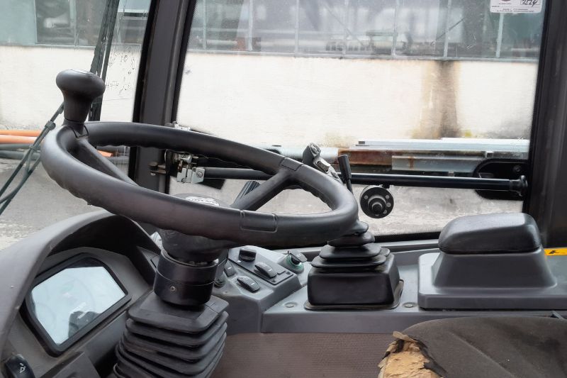 Innenansicht der Kabine des Radladers L20F von Volvo