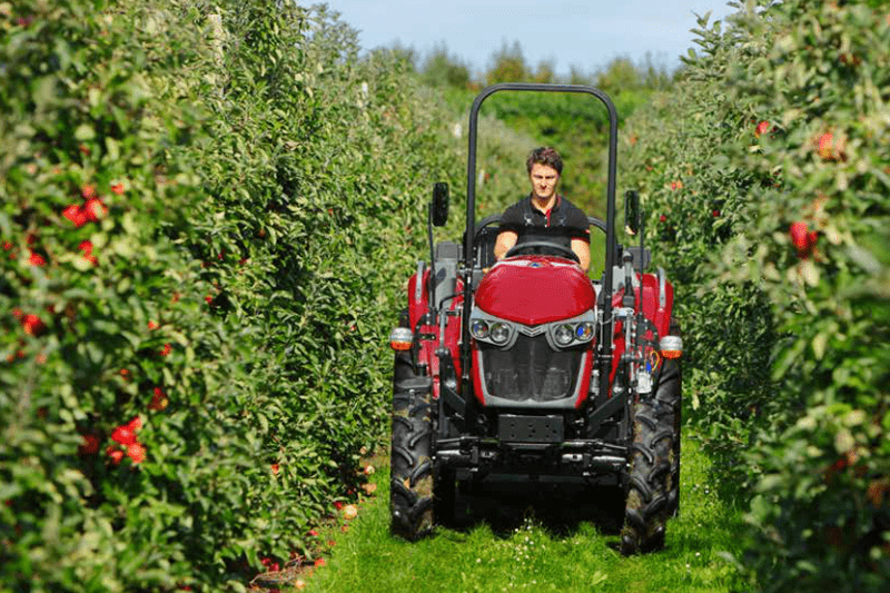 Kompakter Traktor Yanmar YT347 in der Landwirtschaft